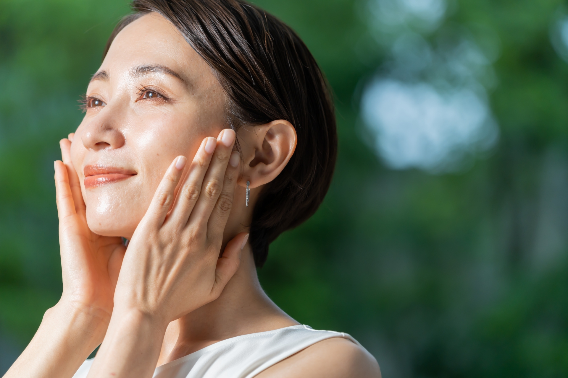 鼻中隔延長と鼻尖形成の違い｜理想の鼻先をつくる施術の選び方