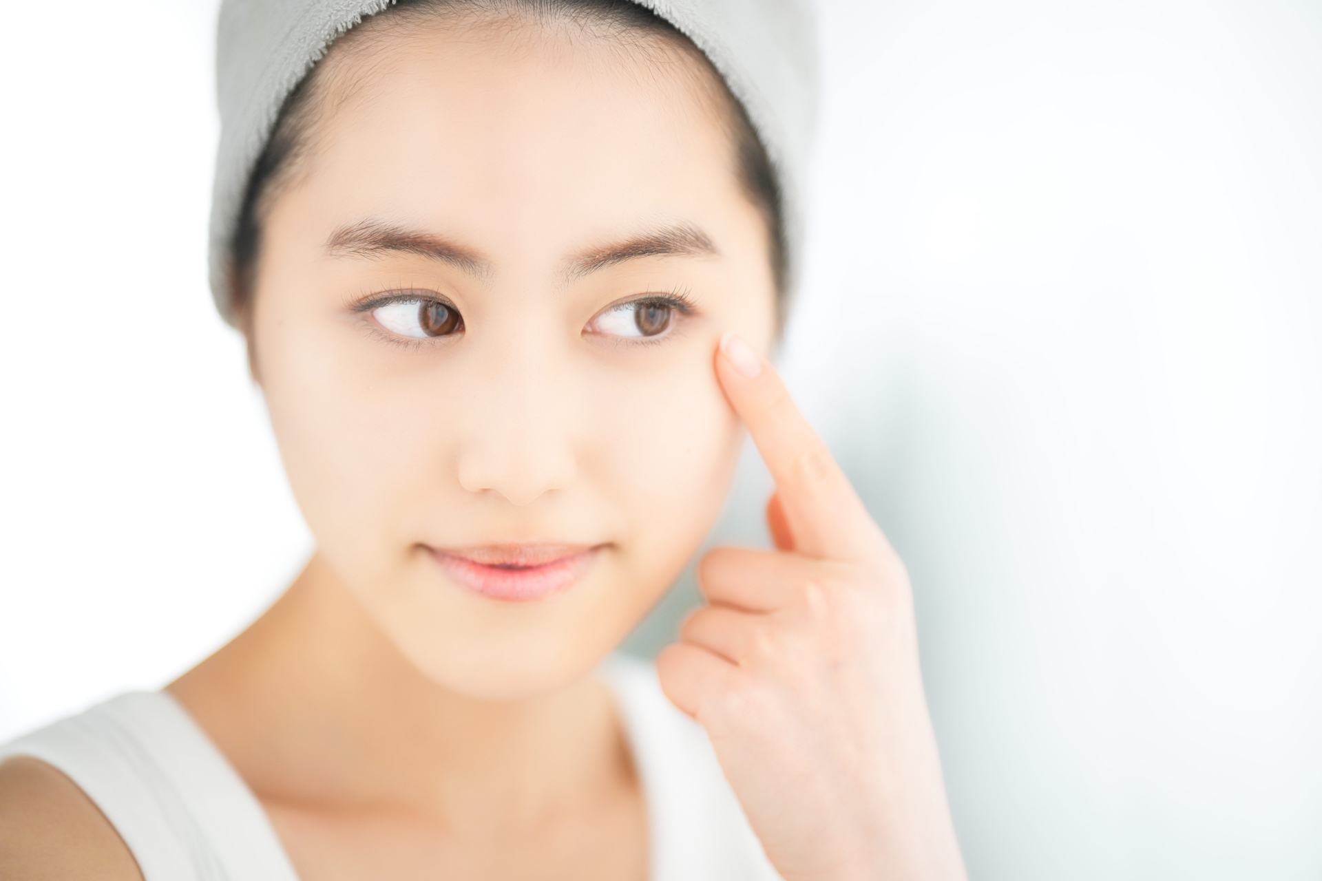 涙袋のヒアルロン酸で「ナメクジ」になる原因は？失敗しない自然なデザインのコツ